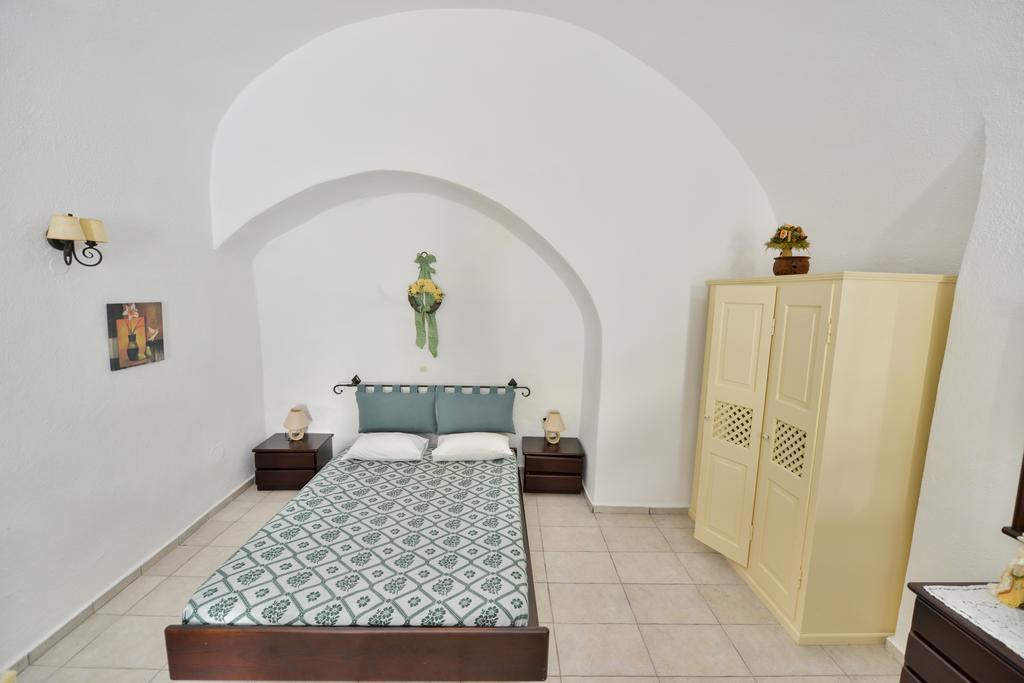 Christos Apartments Oia Экстерьер фото