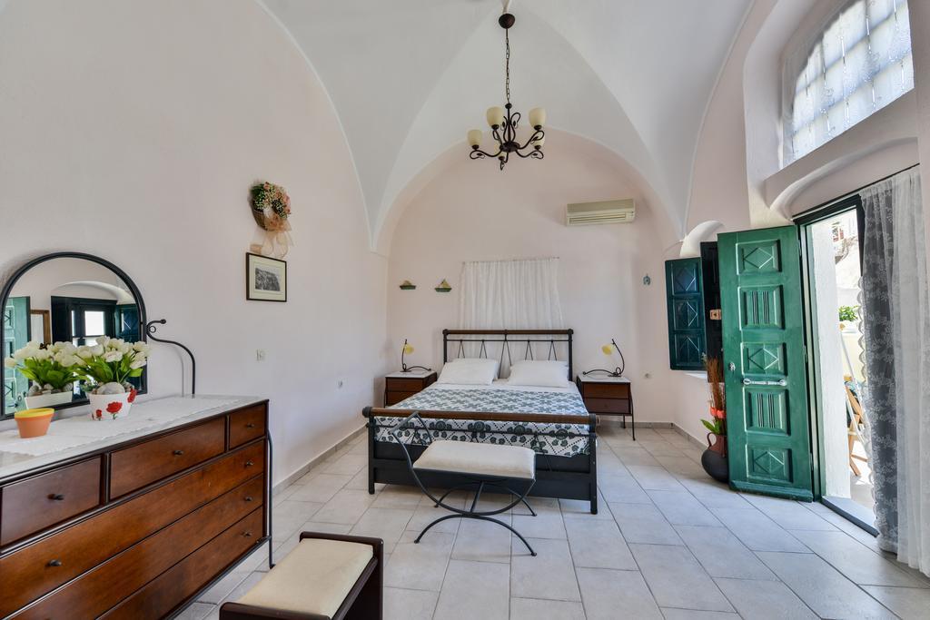 Christos Apartments Oia Экстерьер фото