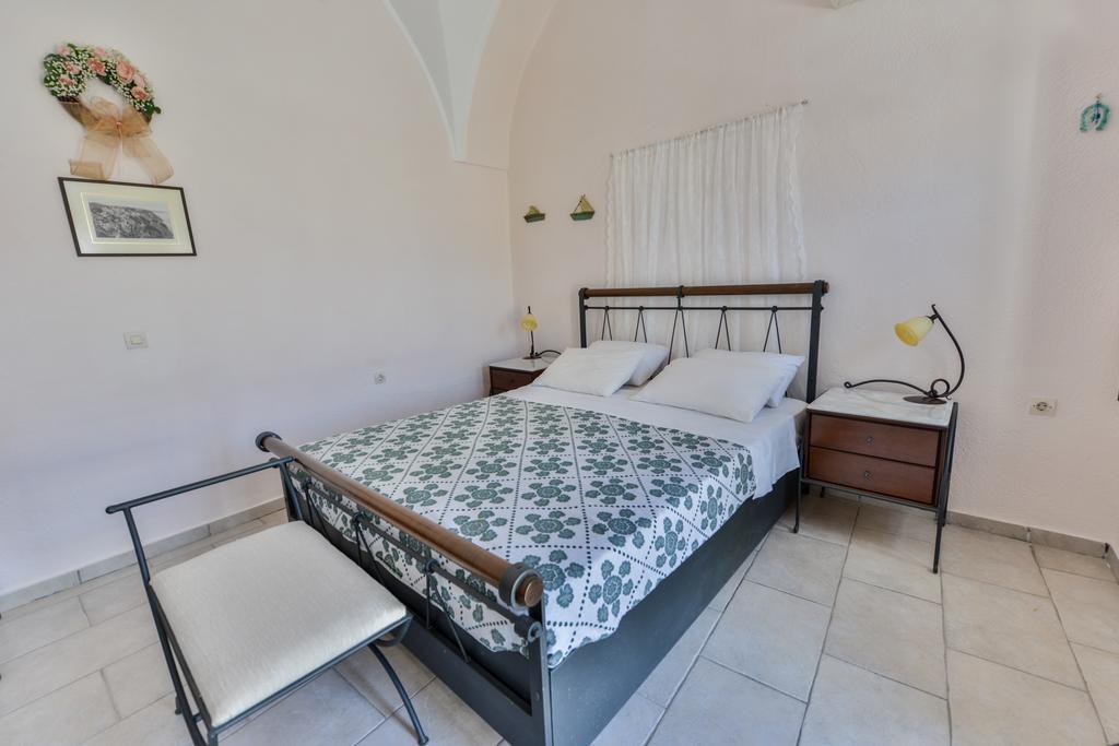 Christos Apartments Oia Экстерьер фото
